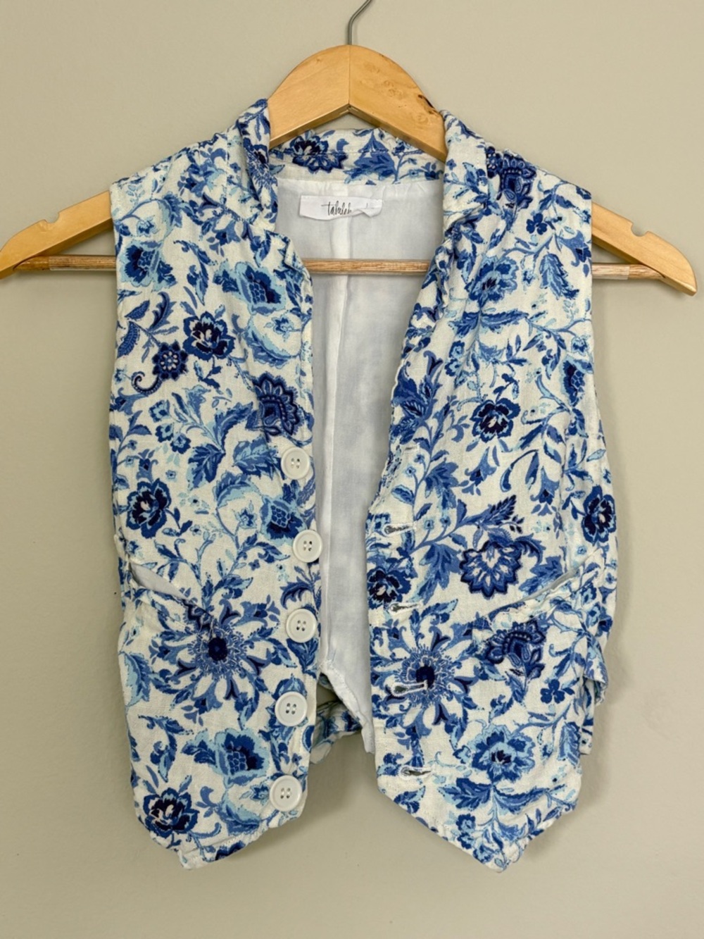 TALULAH Blue and White Floral Button-Front Vest - Picture 6 of 8